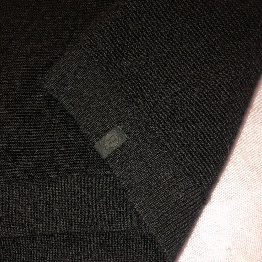 Men’s Large LuLuLemon Sweater